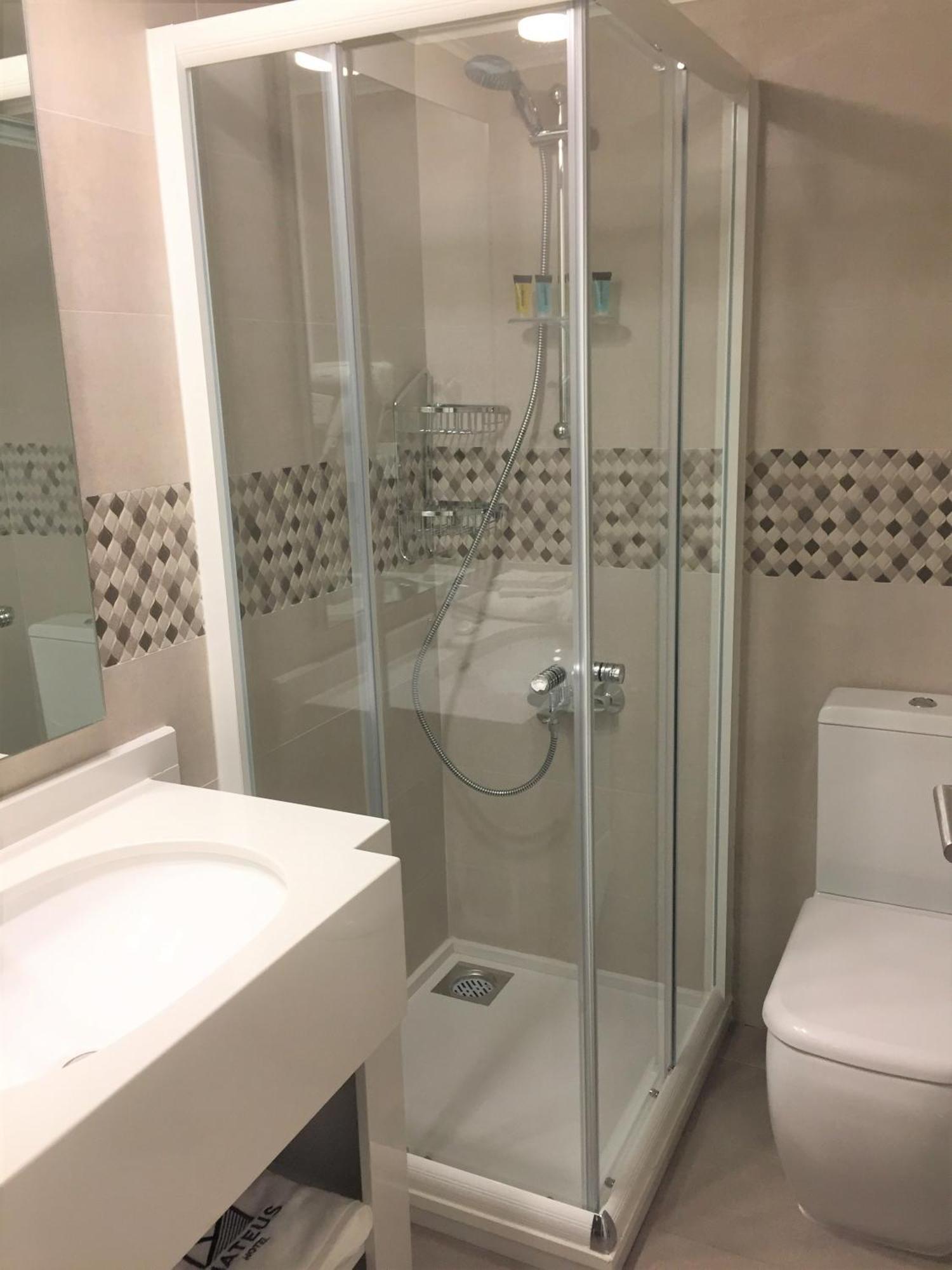 Mateus Hotel & Pool Jounieh Bilik gambar